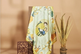 Silk scarf with SUONG NGUYET ANH female editor pattern (Size 60*60cm : 549,000vnd)